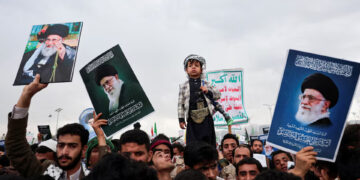 ইরানের পক্ষে যুদ্ধে নামতে ‘সম্পূর্ণ প্রস্তুত’ হুতিরা