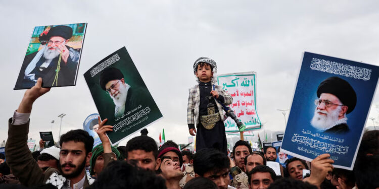 ইরানের পক্ষে যুদ্ধে নামতে ‘সম্পূর্ণ প্রস্তুত’ হুতিরা