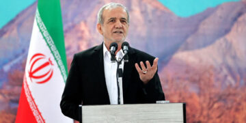 যুদ্ধ বন্ধে শর্ত দিলেন ইরানের প্রেসিডেন্ট