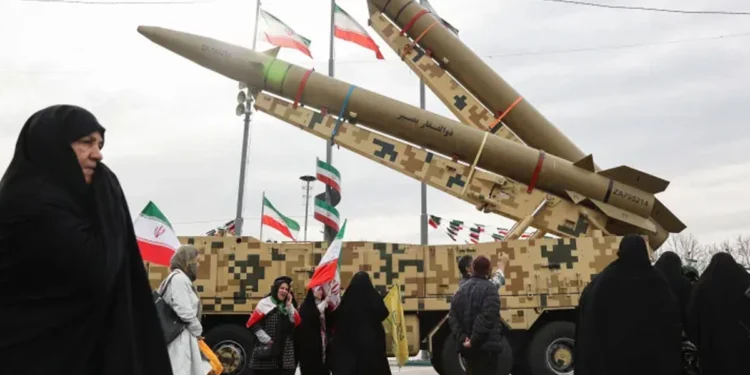 খামেনি নিহতের পর ইরান কীভাবে জবাব দিচ্ছে