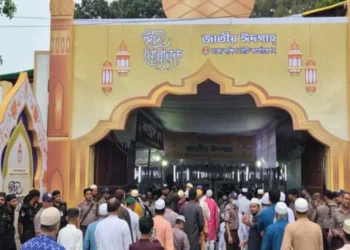 জাতীয় ঈদগাহ ময়দানে মুসল্লির ঢল