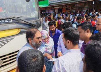 বিআরটিএ চেয়ারম্যানের মহাখালী বাস টার্মিনাল পরিদর্শন