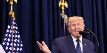 হরমুজ প্রণালি নিয়ে ট্রাম্পের হুঁশিয়ারি