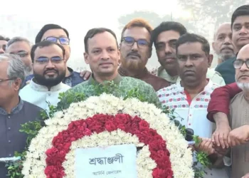 জাতীয় স্মৃতিসৌধে নবনিযুক্ত অ্যাটর্নি জেনারেলের শ্রদ্ধা
