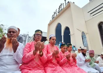 বায়তুল মোকাররমে ঈদের প্রথম জামাত অনুষ্ঠিত