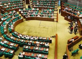 সরকারি দলের কে কোথায় বসলেন