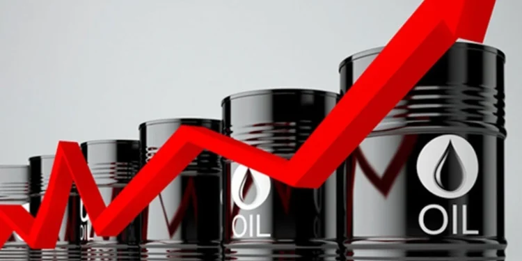 হরমুজ প্রণালী বন্ধে বিশ্ববাজারে তেলের দাম ঊর্ধ্বমুখী