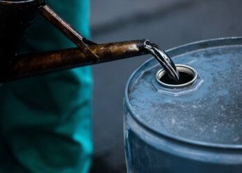 বিশ্ববাজারে তেলের দাম ১১৫ ডলার ছাড়াল