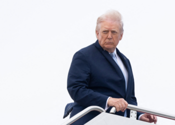 হরমুজ প্রণালি খুলতে ৪৮ ঘণ্টা সময় দিলেন ট্রাম্প