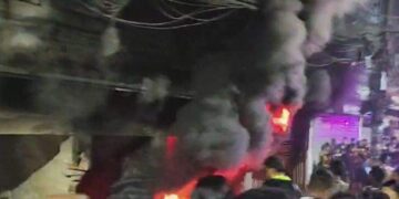 মিরপুরে শাড়ির গোডাউনে আগুন