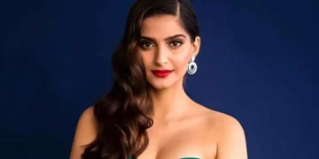 মা হলেন সোনাম কাপুর