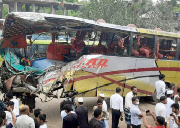 সড়কে মৃত্যুর মিছিল : দায়ী কে?