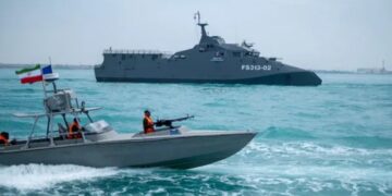 হরমুজে আসলেই জাহাজ পুড়িয়ে দেওয়ার ঘোষণা ইরানের