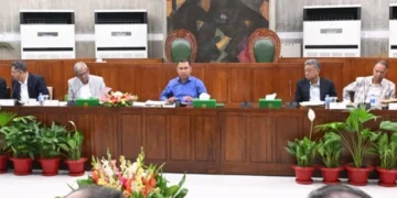 অফিসের সময় কমল, দোকানপাট বন্ধ সন্ধ্যা ৬টায়