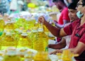 বাজারে নেই প্রায় বোতলজাত সয়াবিন তেল