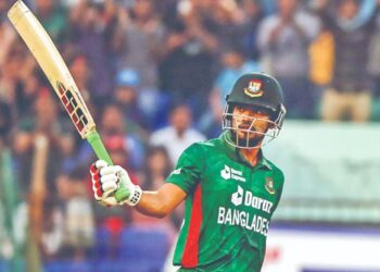 শান্তর শতরানে দলে শান্তির সেঞ্চুরি