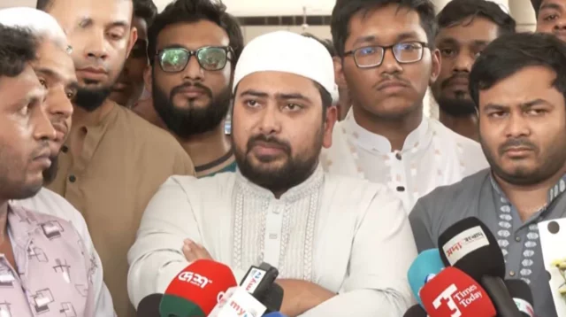 রাজনৈতিক ঐক্য ছাড়া সরকারের টিকে থাকা কঠিন: নাহিদ ইসলাম