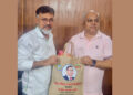 ঢাকা উত্তর সিটি কর্পোরেশনের প্রশাসককে ঈদ শুভেচ্ছা ও উপহার দিলেন ঢাকা জেলা পরিষদের প্রশাসক