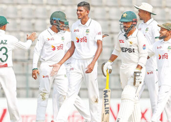 পাকিস্তানকে হোয়াইটওয়াশের সুবাস পেল বাংলাদেশ