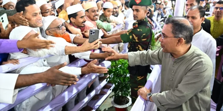 ঈদগাহে মুসল্লিদের সঙ্গে প্রধানমন্ত্রীর শুভেচ্ছা বিনিময়