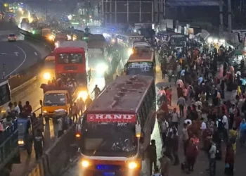৪০ কিলোমিটারজুড়ে যানজট, মহাসড়কে ভোগান্তি চরমে