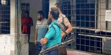 খুলনায় মসজিদে ২ মুসল্লিকে গুলি