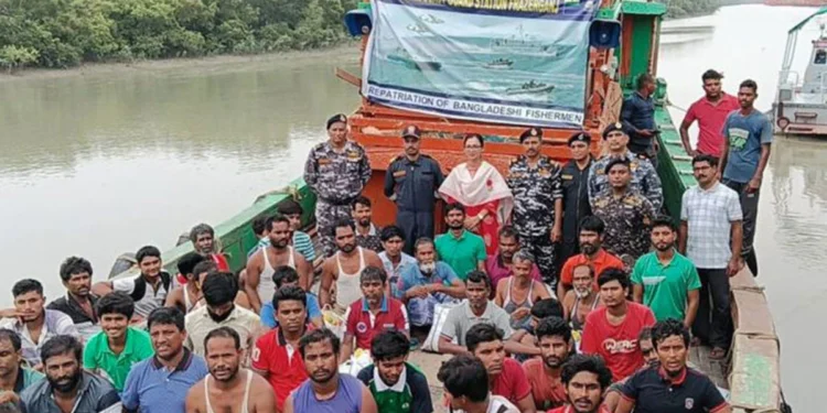 দেশে ফিরেছেন ভারতে আটক ৯১ বাংলাদেশি জেলে