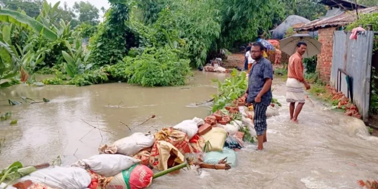 কক্সবাজারে নামছে বন্যার পানি, ক্ষতিগ্রস্ত ২ লাখ ৩৩ হাজার মানুষ