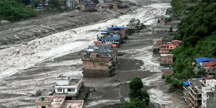 নেপালে মৃতের সংখ্যা বেড়ে ৩৯০