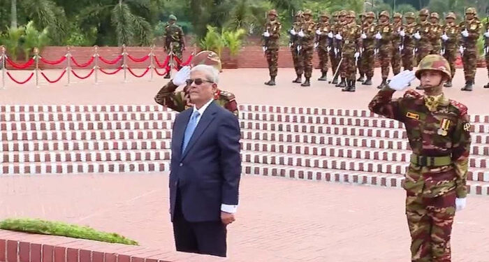 জাতীয় স্মৃতিসৌধে নবনির্বাচিত রাষ্ট্রপতির শ্রদ্ধা নিবেদন