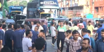 চট্টগ্রামে গ্যাস না পেয়ে সড়ক অবরোধ