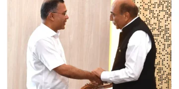 প্রধানমন্ত্রীর সঙ্গে বৈঠকে ভারতীয় হাইকমিশনার দীনেশ ত্রিবেদী