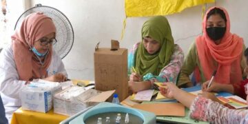 রাড্ডা স্বাস্থ্যকেন্দ্রের ভাঙা কক্ষে চলছে সেবা, হারিয়ে গেছে টিকার রেকর্ড