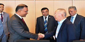 পোশাকশিল্পে বিনিয়োগ বাড়াতে ইউনিক্লোকে আহ্বান প্রধানমন্ত্রীর