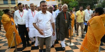 রাজশাহীর ধর্মসভা মন্দিরের পূজামণ্ডপ পরিদর্শন প্রধানমন্ত্রীর