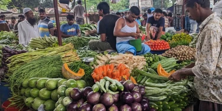 নিত্যপণ্যের বাজারে আগুন