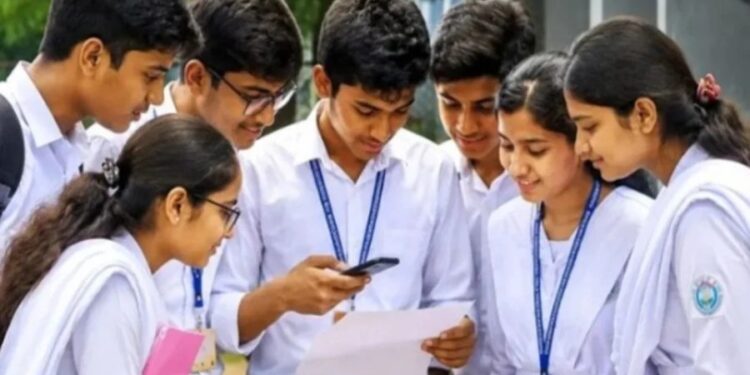 এইচএসসির ফল প্রকাশ, পাসের হার ৫২.১২ শতাংশ