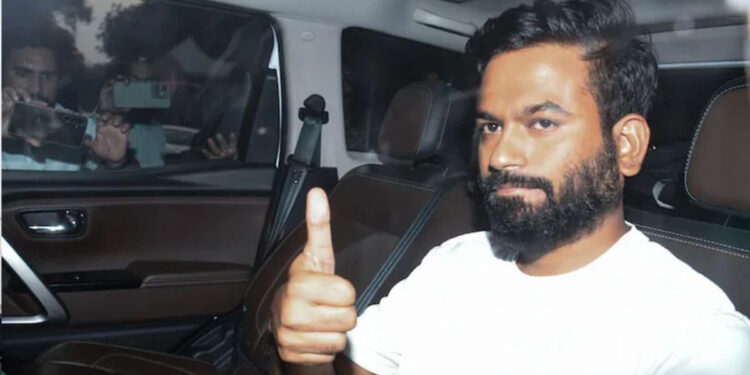 মুক্তি পেলেন ‘ককরোচপ্রধান’ অভিজিৎ দীপকে